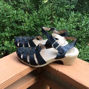 Dansko Milly Fisherman Black Leather Woven Clogs Sandals Sz 40 - 9 9.5